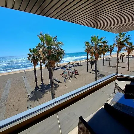 Apartment Luxury Right By The Sea *